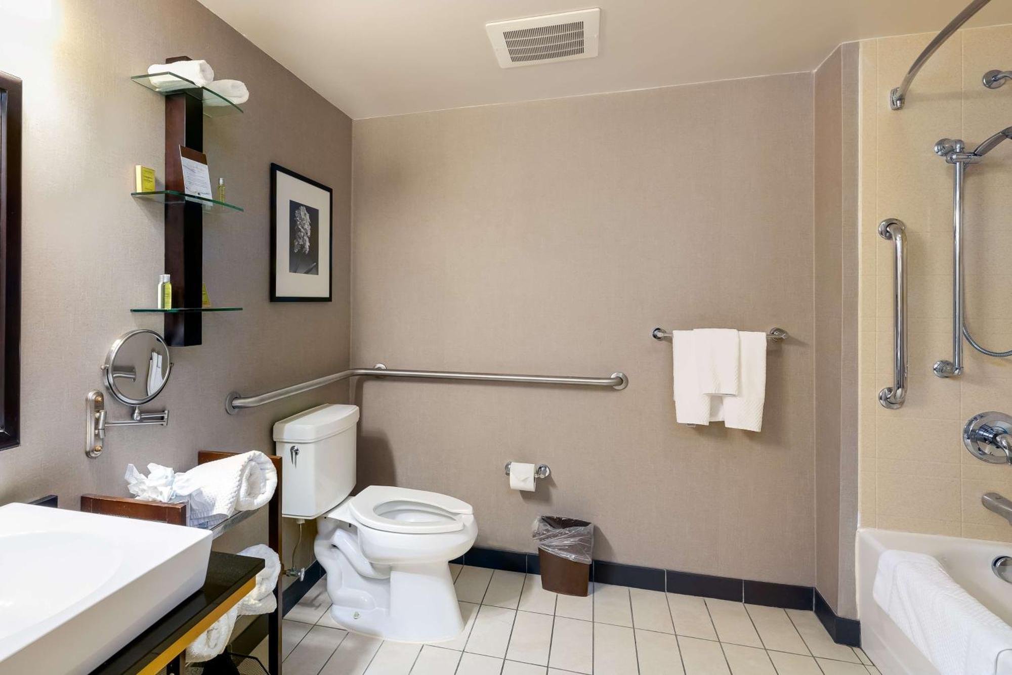Doubletree By Hilton Hotel Savannah Airport Экстерьер фото