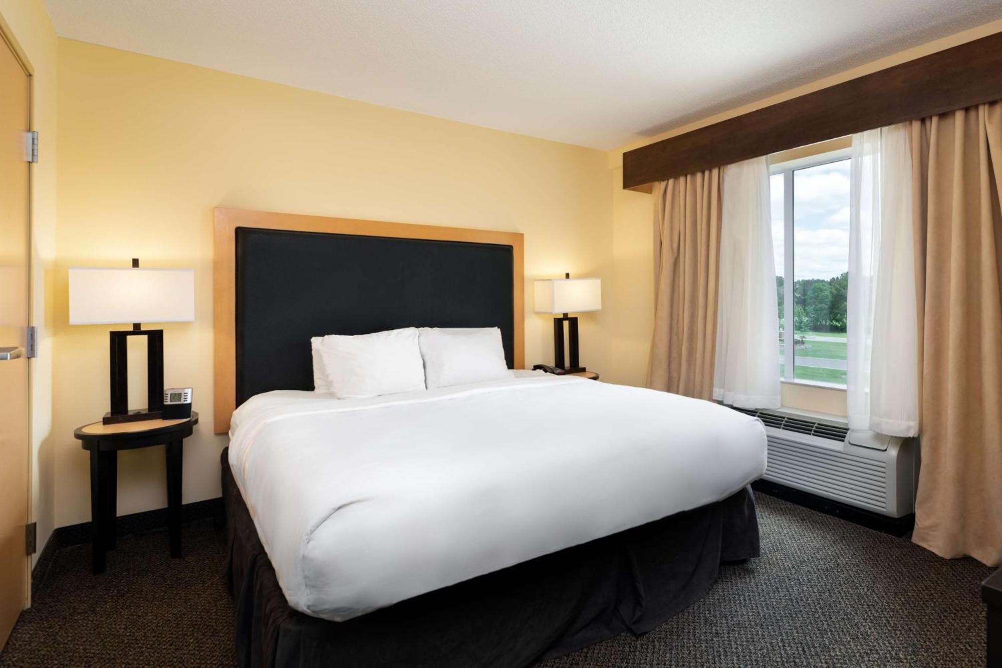 Doubletree By Hilton Hotel Savannah Airport Экстерьер фото